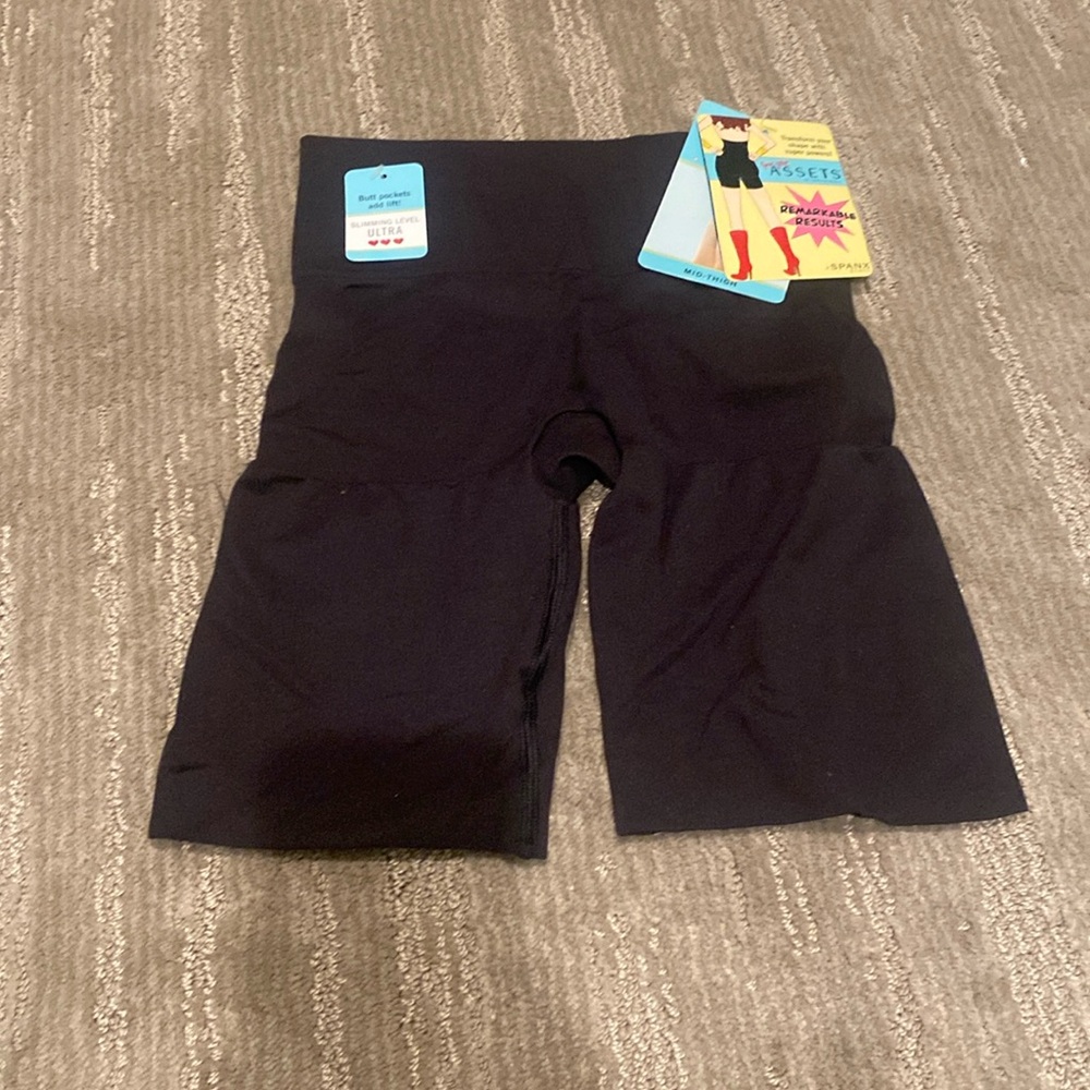 Assets spanx Shaping Shorts